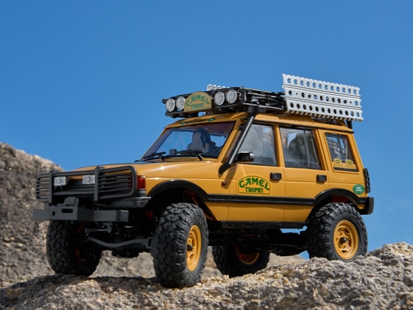 DPFMS12483RTRYL FMS FCX24M Land Rover Discovery 1:24 Camel Trophy Edition - RTR